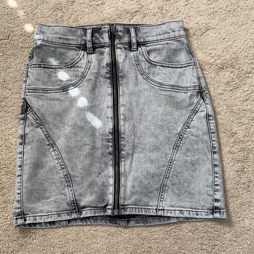Express gray jean skirt